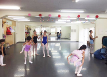 2017N422u10NLOvI[vXN[J