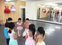 2017N422u10NLOvI[vXN[J