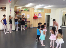 2017N422u10NLOvI[vXN[J